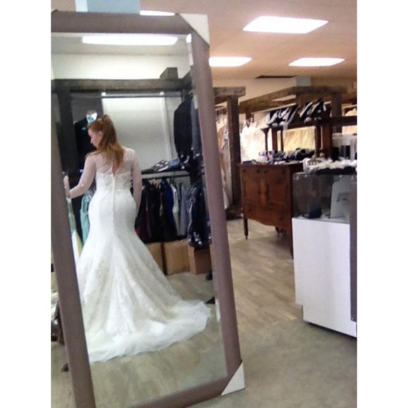 NEW Alfred Angelo Long Sleeve Lace Wedding Dress, Ivory Size 4, Mermaid - Picture 10 of 12